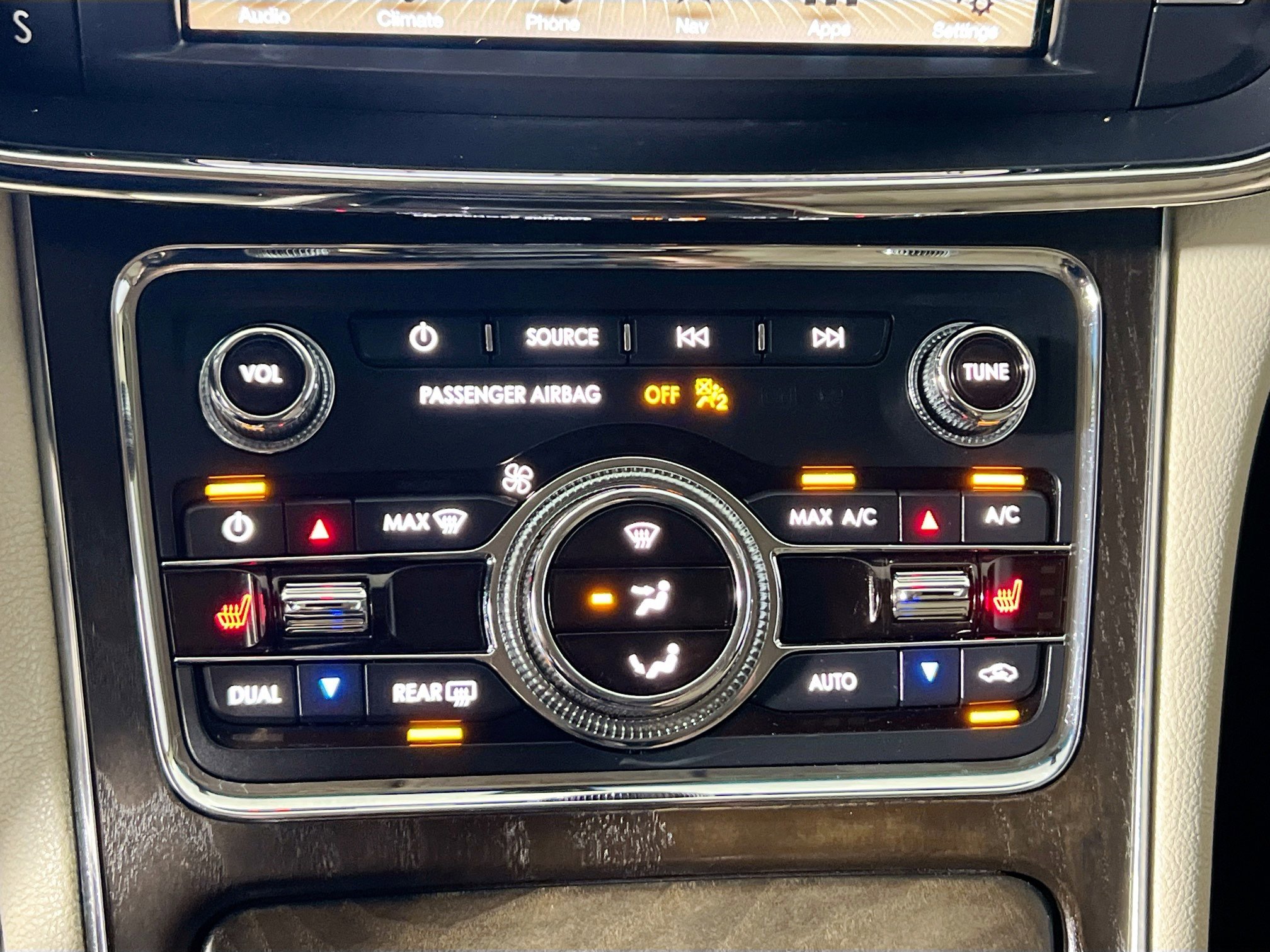 Used 2018 Lincoln Continental Select FWD image 27