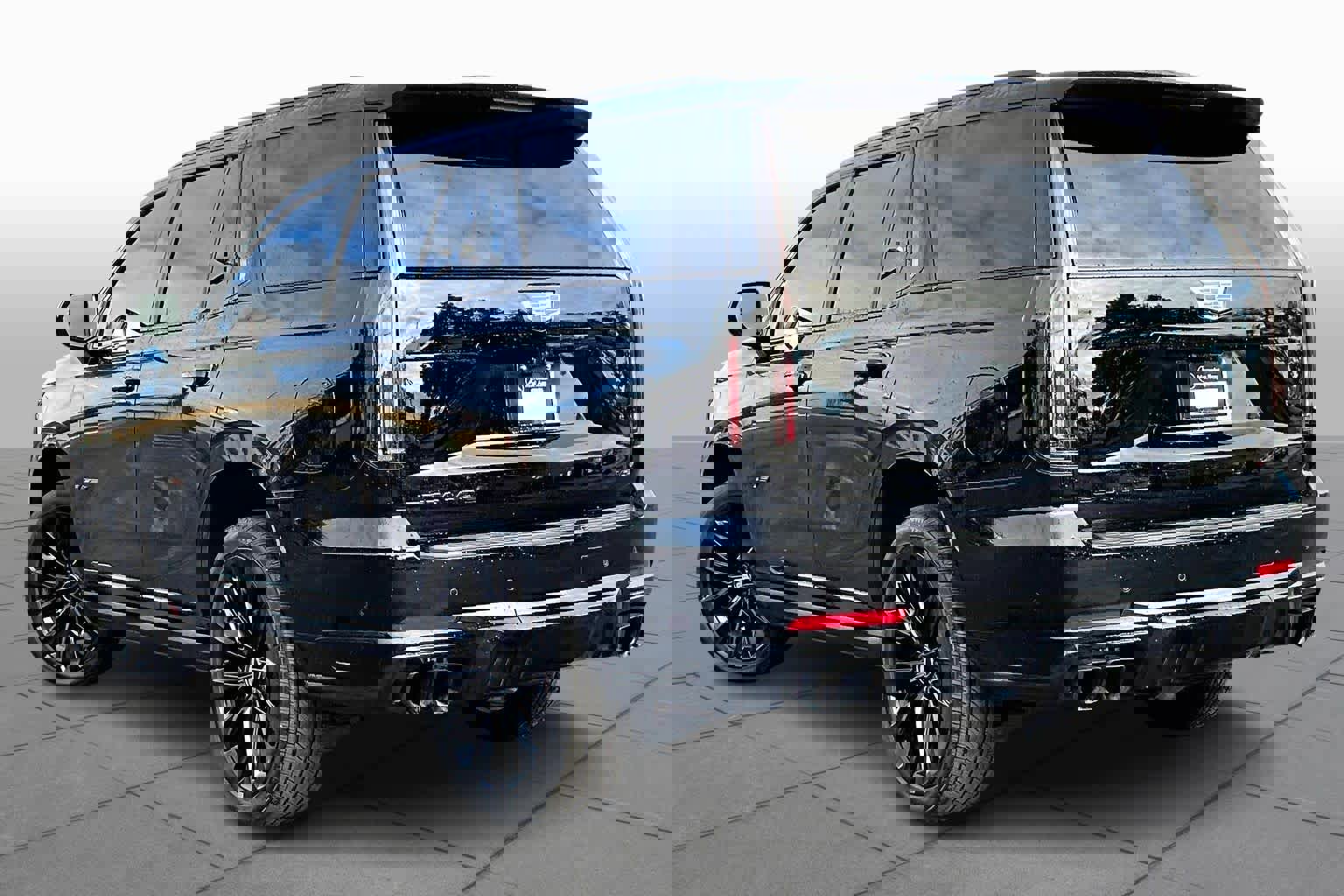 Used 2025 Cadillac Escalade V w/ LPO, ONYX Package image 11