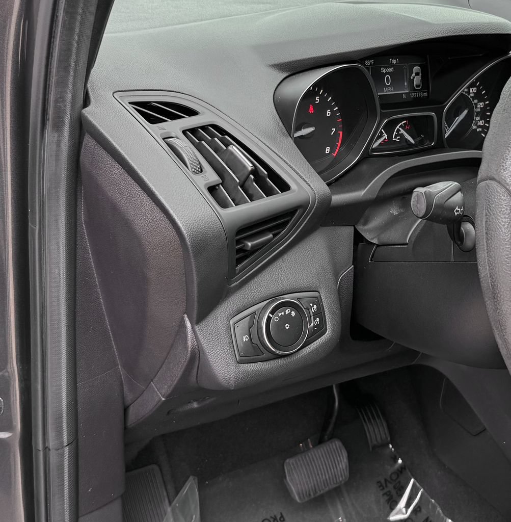 Used 2015 Ford Escape SE w/ Equipment Group 201A AWD/4WD image 14