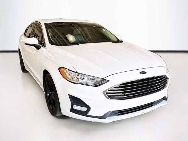 Used 2020 Ford Fusion SE w/ Equipment Group 151A image 3