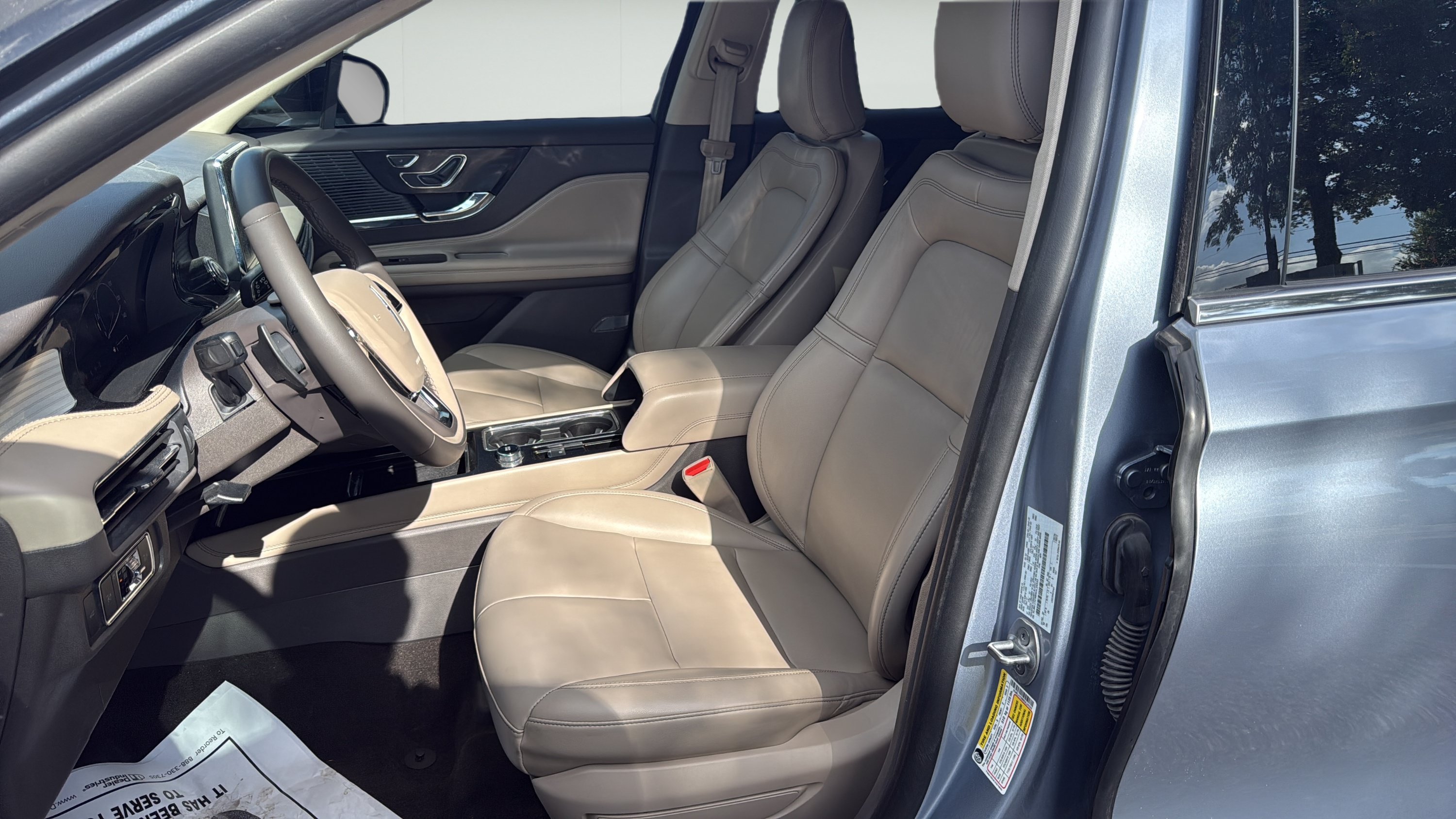 Used 2022 Lincoln Corsair FWD image 9