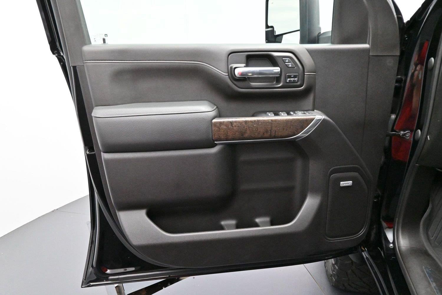 Used 2022 GMC Sierra 3500 Denali w/ Denali Ultimate Package AWD/4WD image 10