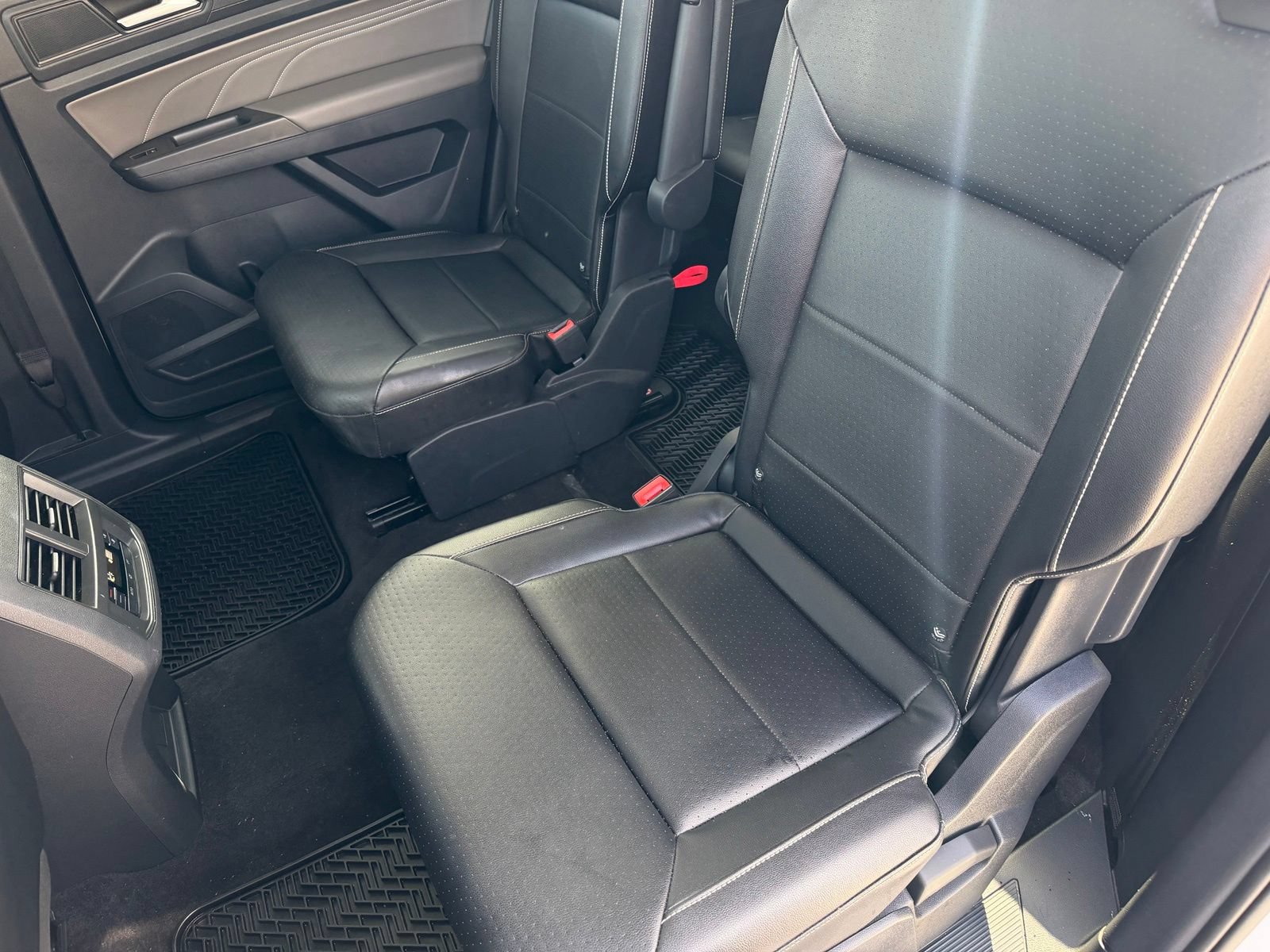 Used 2022 Volkswagen Atlas SEL R-Line AWD/4WD image 14