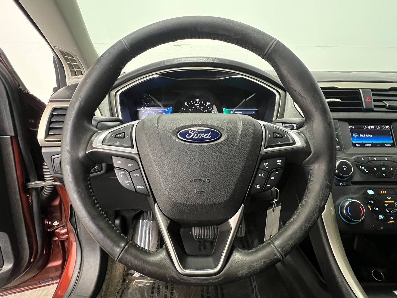 Used 2016 Ford Fusion SE w/ Equipment Group 502A FWD image 15