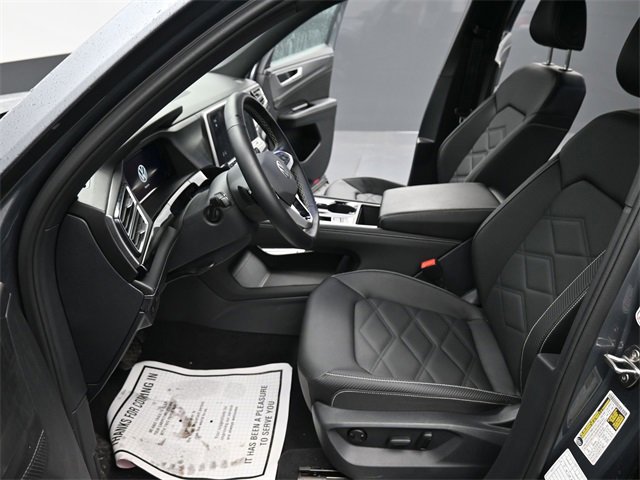 Used 2025 Volkswagen Atlas Cross Sport SE image 13