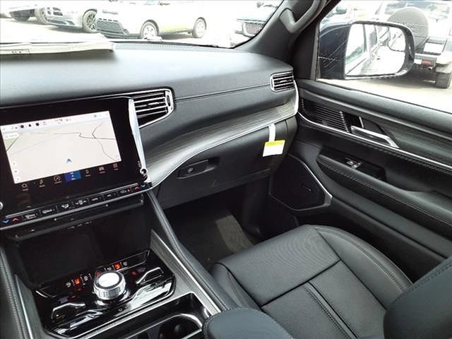 New 2023 Jeep Wagoneer Series III w/ Convenience Group I AWD/4WD image 15