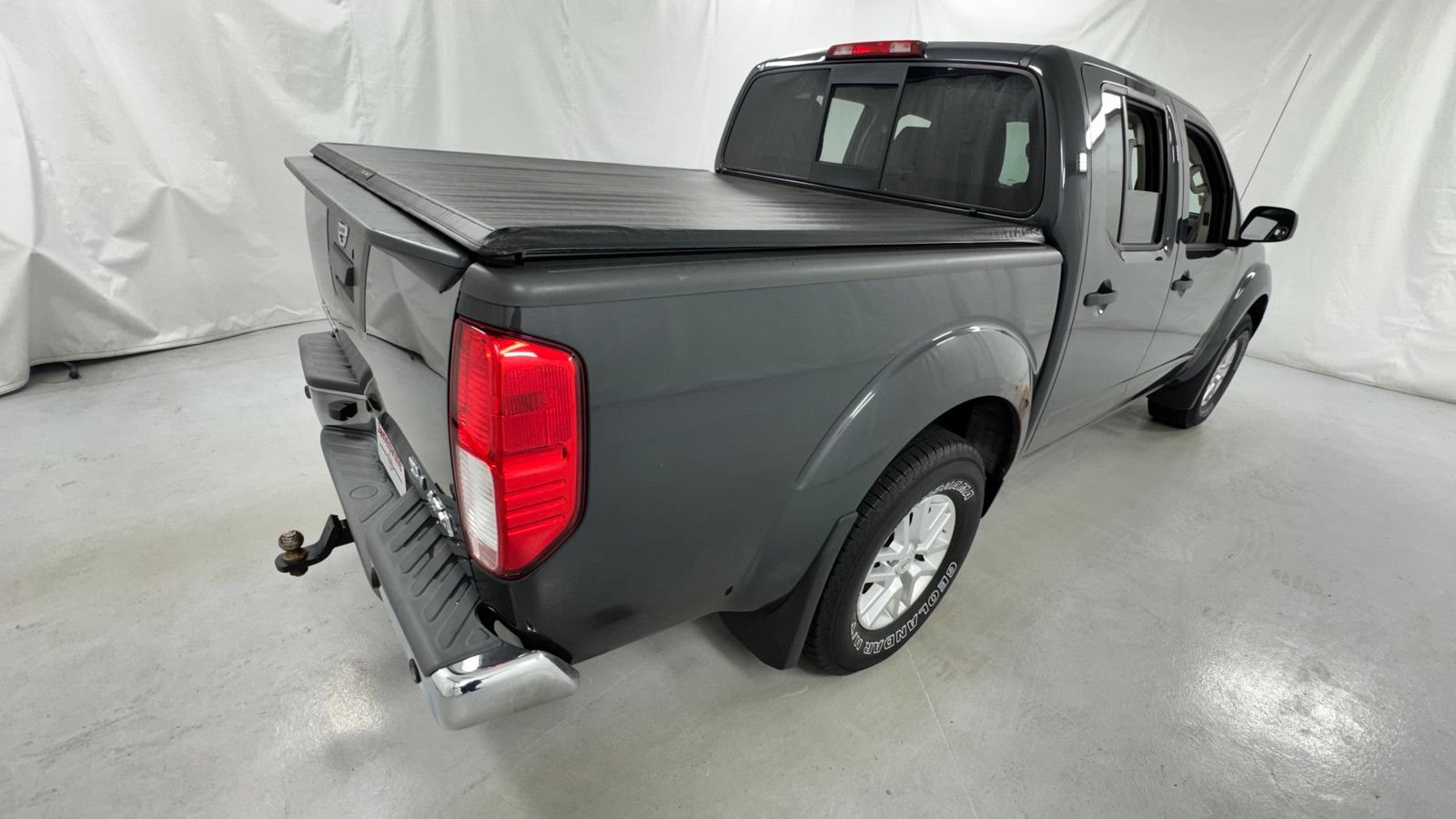 Used 2014 Nissan Frontier SV w/ SV Value Truck Package AWD/4WD image 3