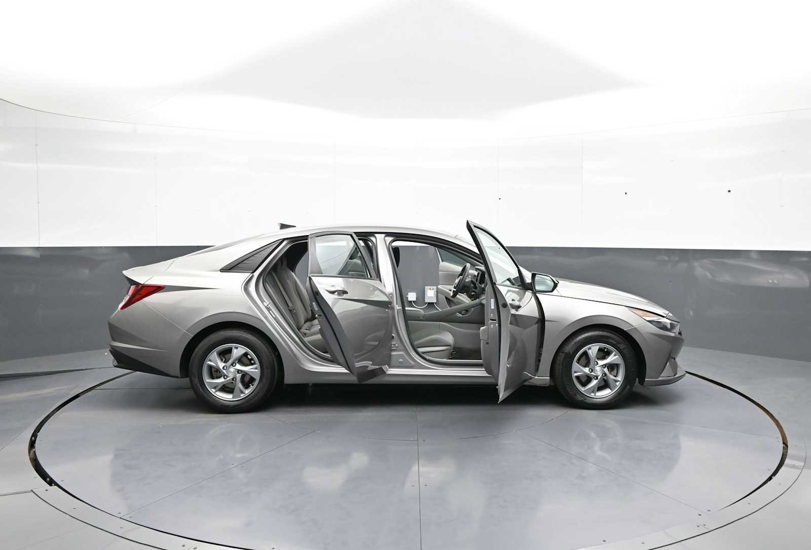 Certified 2023 Hyundai Elantra SE FWD image 40