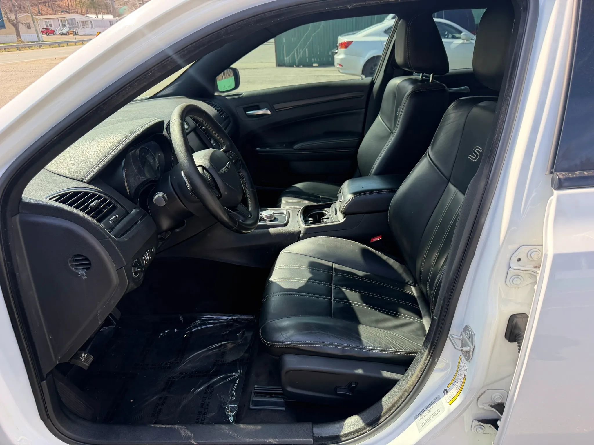 Used 2016 Chrysler 300 S image 23