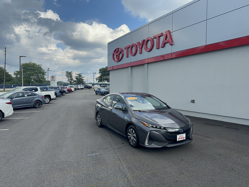 Certified 2022 Toyota Prius Prime LE FWD image 1