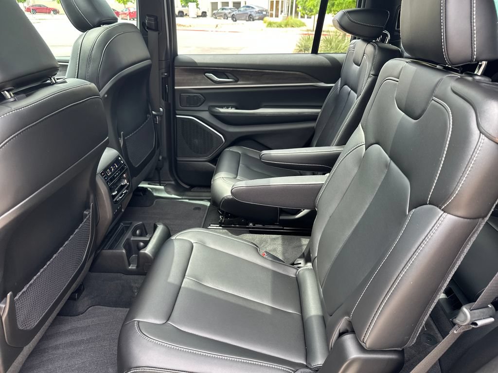 Used 2026 Jeep Grand Cherokee L Limited w/ Limited Altitude Package AWD/4WD image 56