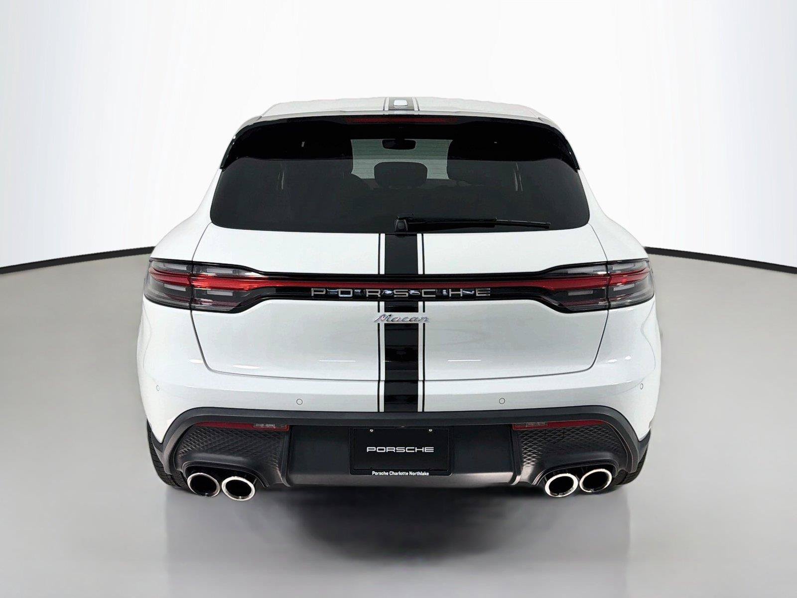 Used 2022 Porsche Macan AWD/4WD image 25