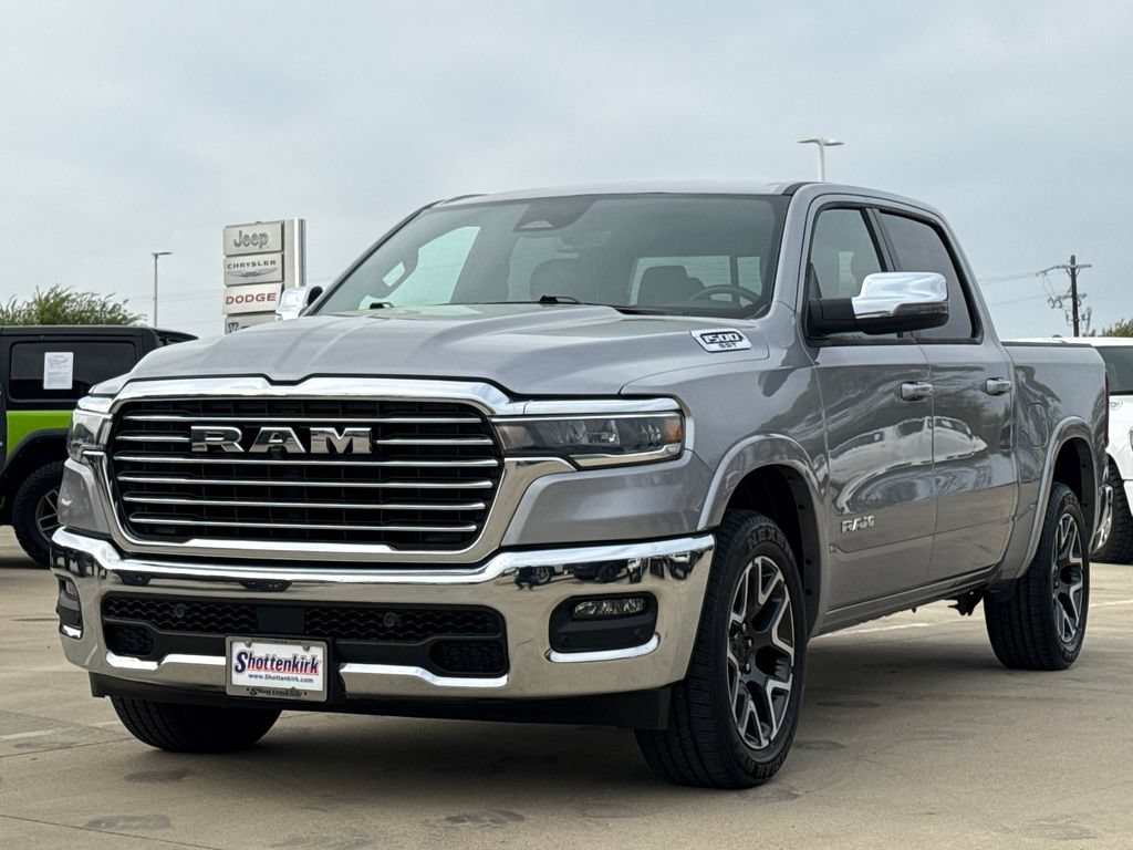 Used 2025 RAM 1500 Laramie AWD/4WD image 3