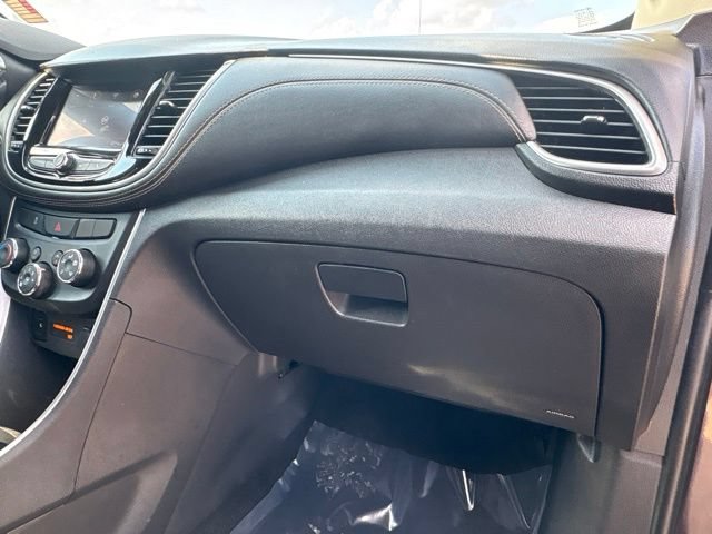 Used 2022 Chevrolet Trax LT w/ LT Convenience Package AWD/4WD image 44