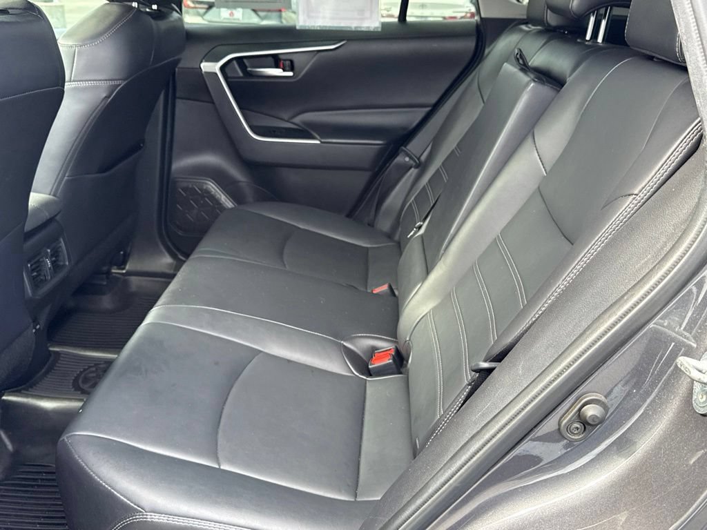 Used 2022 Toyota RAV4 XLE Premium AWD/4WD image 31