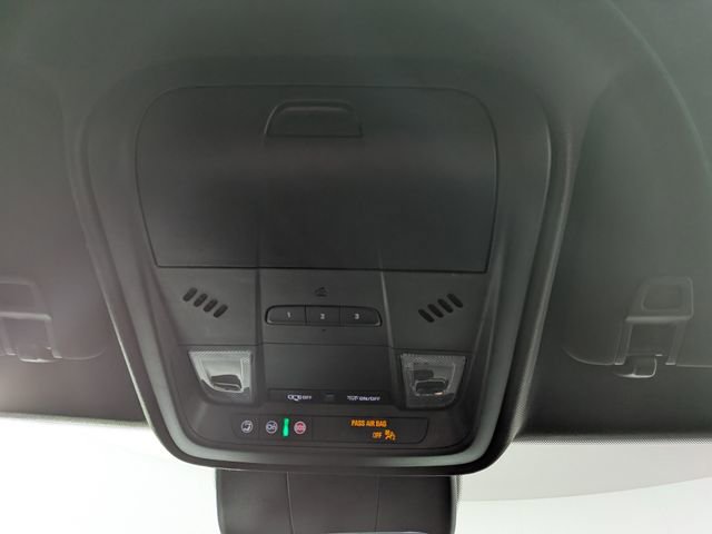 Used 2025 Cadillac XT4 Premium Luxury FWD image 22