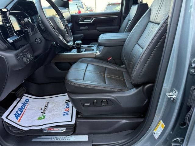 Certified 2026 Chevrolet Silverado 1500 High Country AWD/4WD image 37