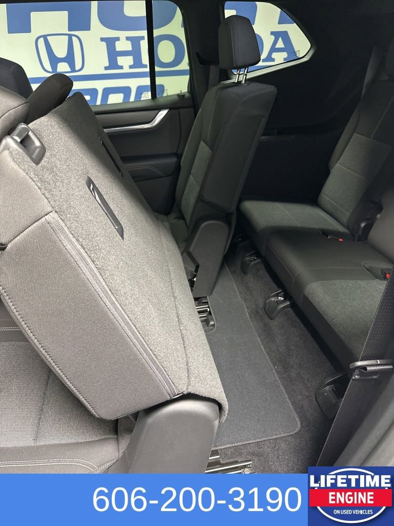 Used 2025 GMC Acadia Elevation image 18