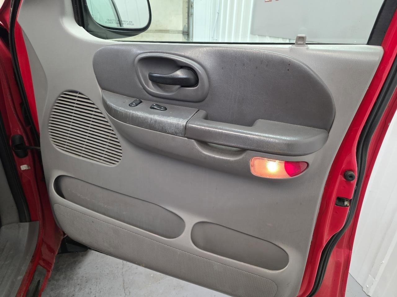 Used 2001 Ford F150 XLT image 35