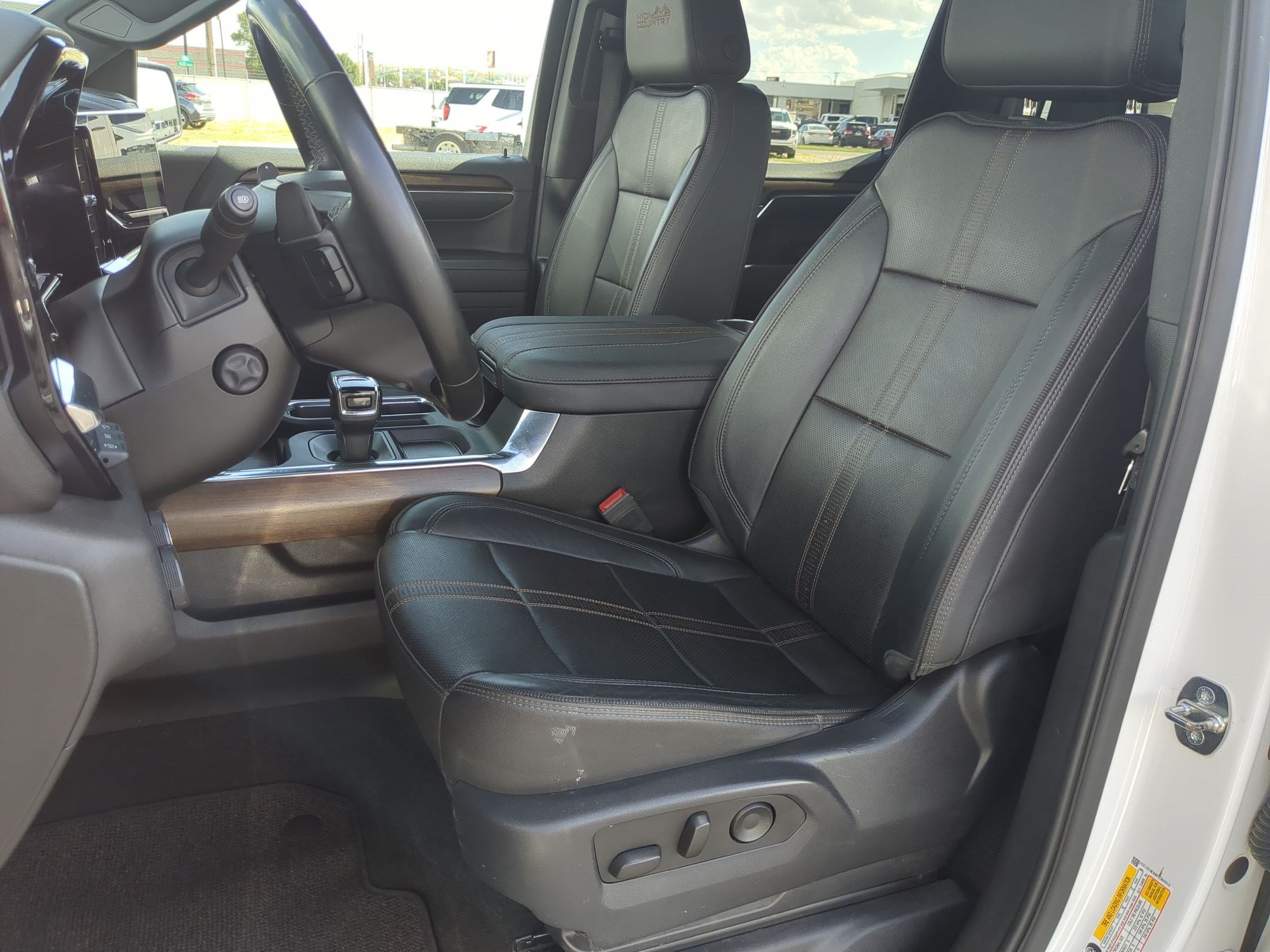 Used 2023 Chevrolet Silverado 1500 High Country w/ Technology Package AWD/4WD image 15