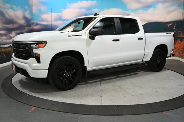 Used 2025 Chevrolet Silverado 1500 Custom w/ Turbomax Blackout Package AWD/4WD image 4