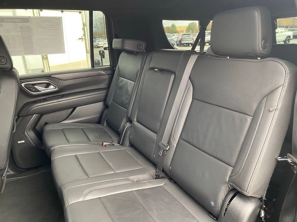 Used 2024 Chevrolet Suburban LT image 23