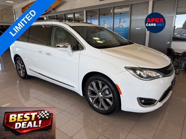 Used 2018 Chrysler Pacifica Limited w/ Tire & Wheel Group image 1
