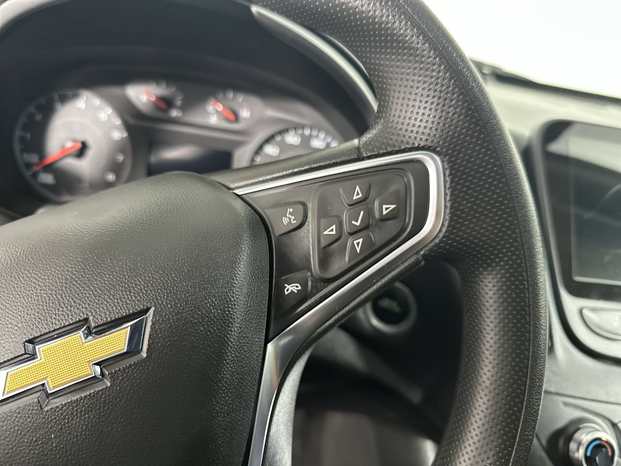 Used 2024 Chevrolet Malibu LT FWD image 7