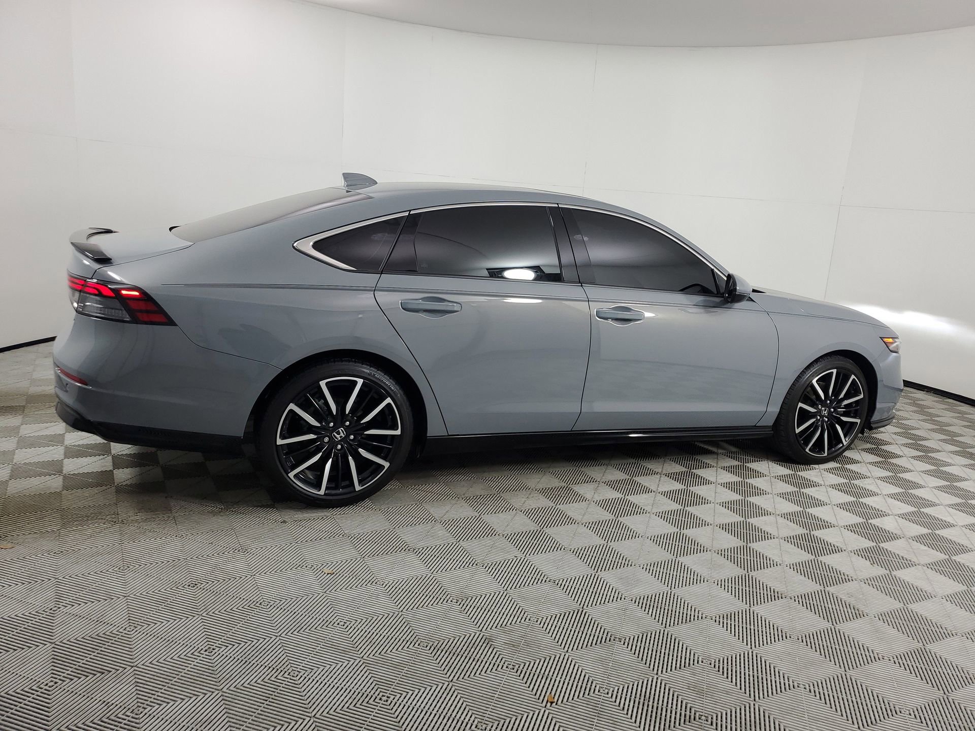 Used 2024 Honda Accord Touring image 12