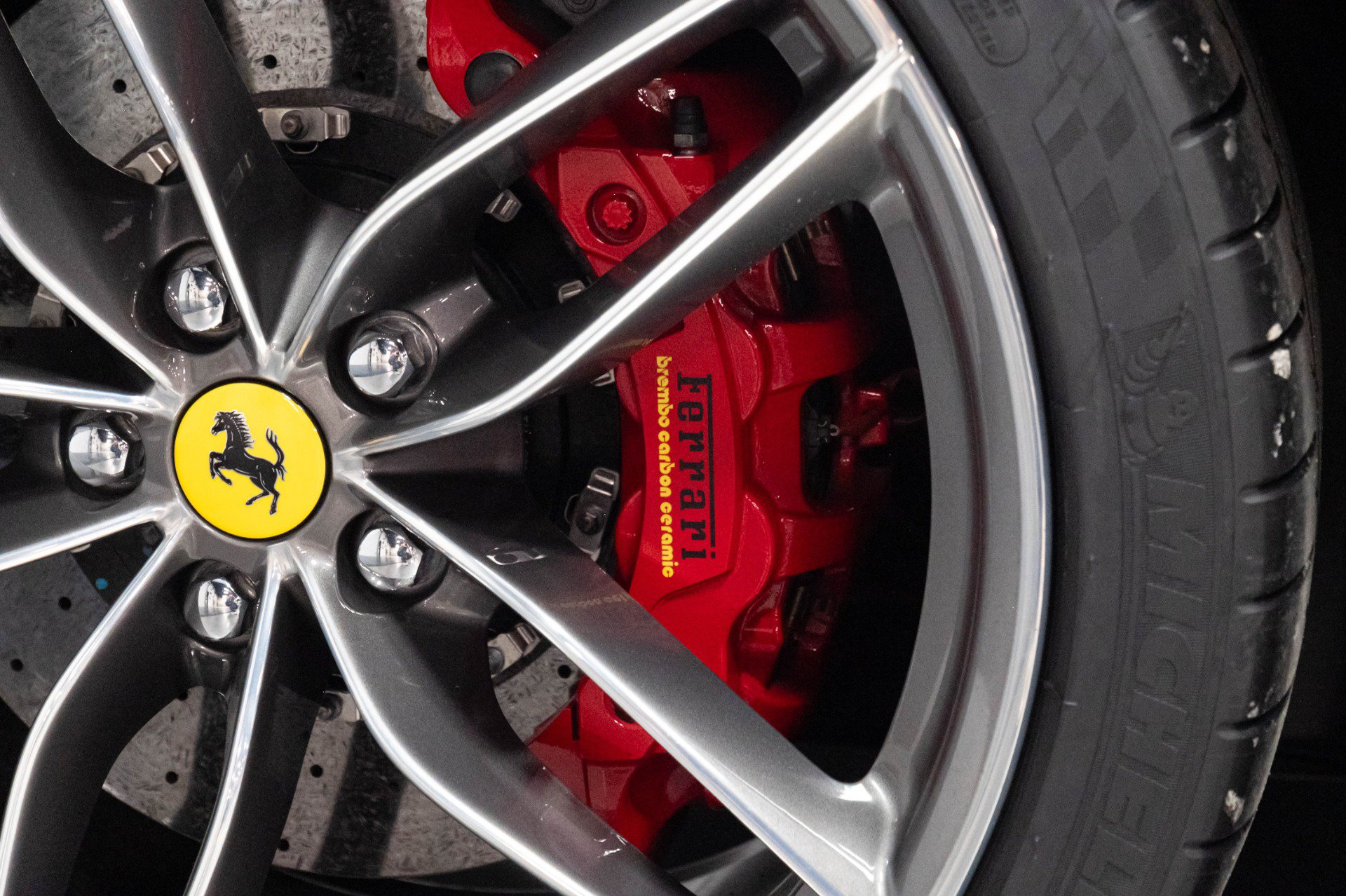 Used 2016 Ferrari 488 GTB RWD image 31