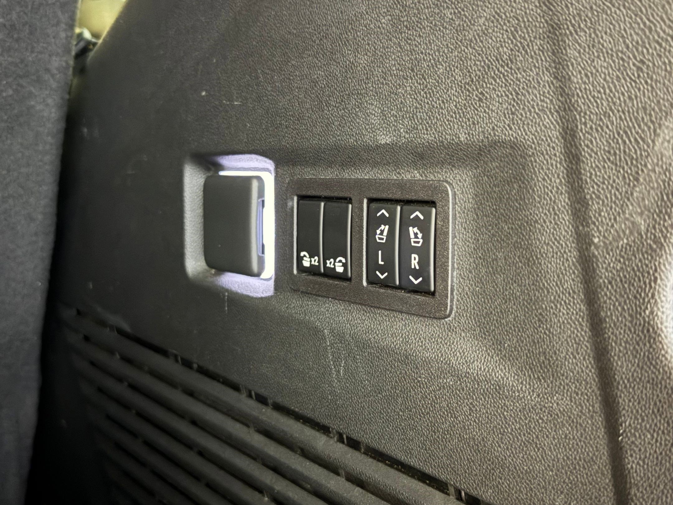 Used 2023 GMC Yukon AT4 w/ AT4 Premium Package image 43