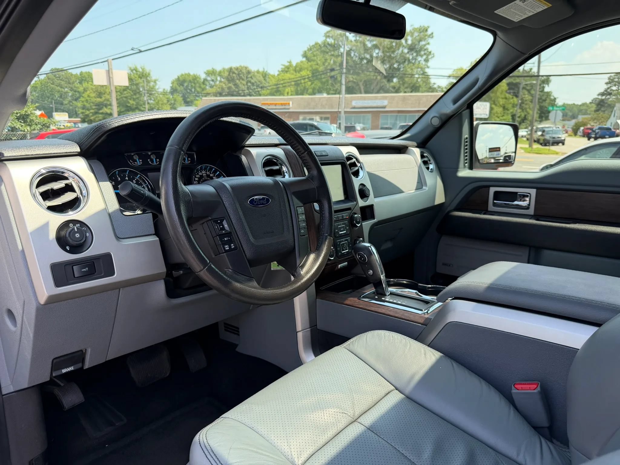 Used 2013 Ford F150 Lariat w/ Luxury Equipment Group AWD/4WD image 17