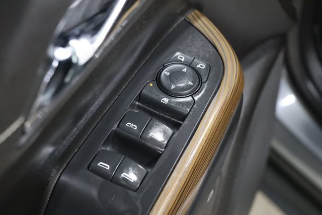 Used 2021 GMC Acadia SLE w/ Driver Convenience Package FWD image 17