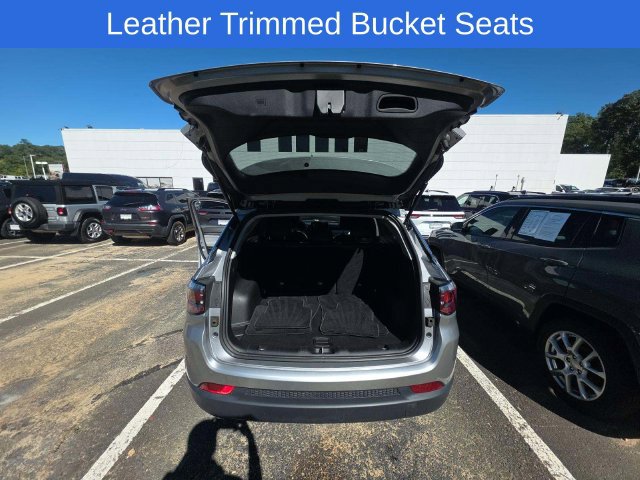 Used 2022 Jeep Compass Latitude AWD/4WD image 4