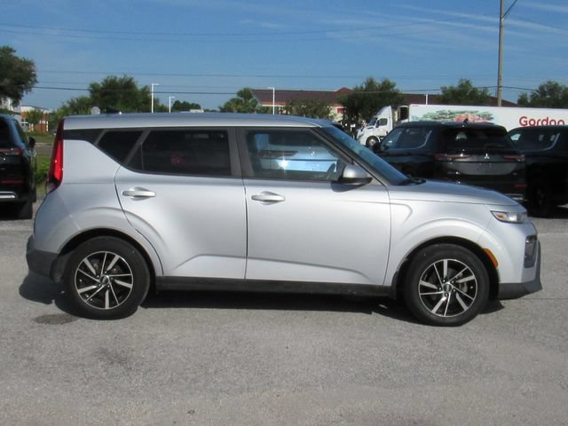 Used 2020 Kia Soul LX FWD image 2