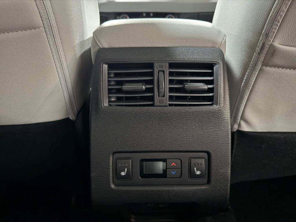 Used 2024 Mitsubishi Outlander SEL AWD/4WD image 20