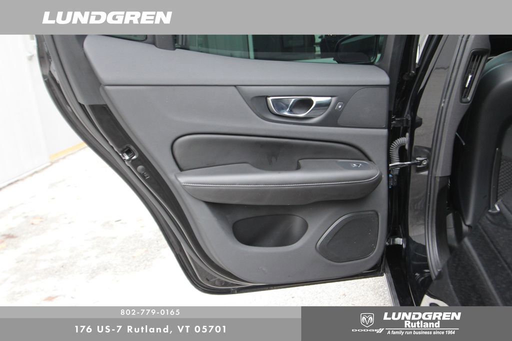Used 2022 Volvo S60 B5 Momentum w/ Premium Package AWD/4WD image 37