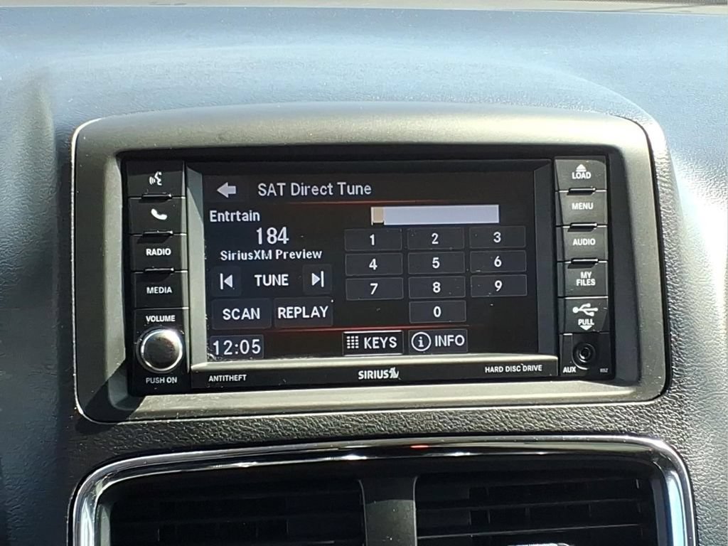Used 2020 Dodge Grand Caravan SE w/ UConnect Hands-Free Group FWD image 19