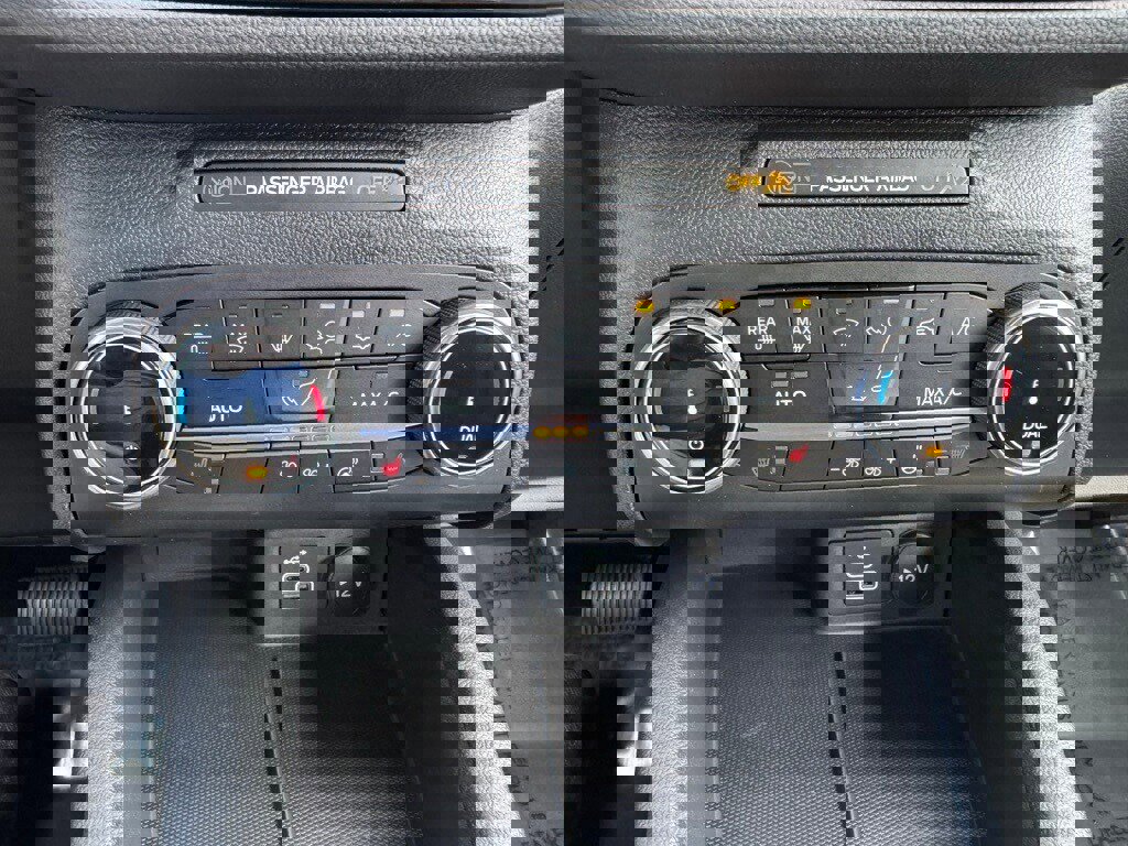 New 2025 Ford Escape ST-Line Select w/ Class II Trailer Tow Package image 11