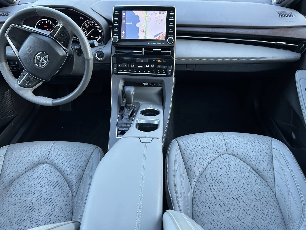 Used 2020 Toyota Avalon Limited image 23