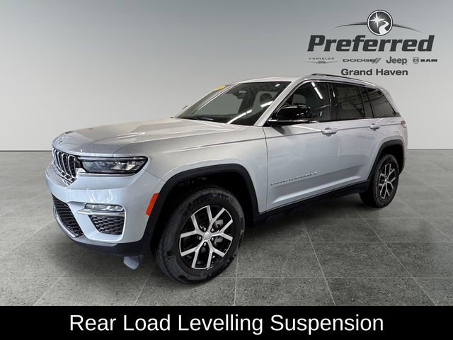 Used 2024 Jeep Grand Cherokee Limited w/ Trailer Tow Package AWD/4WD image 11