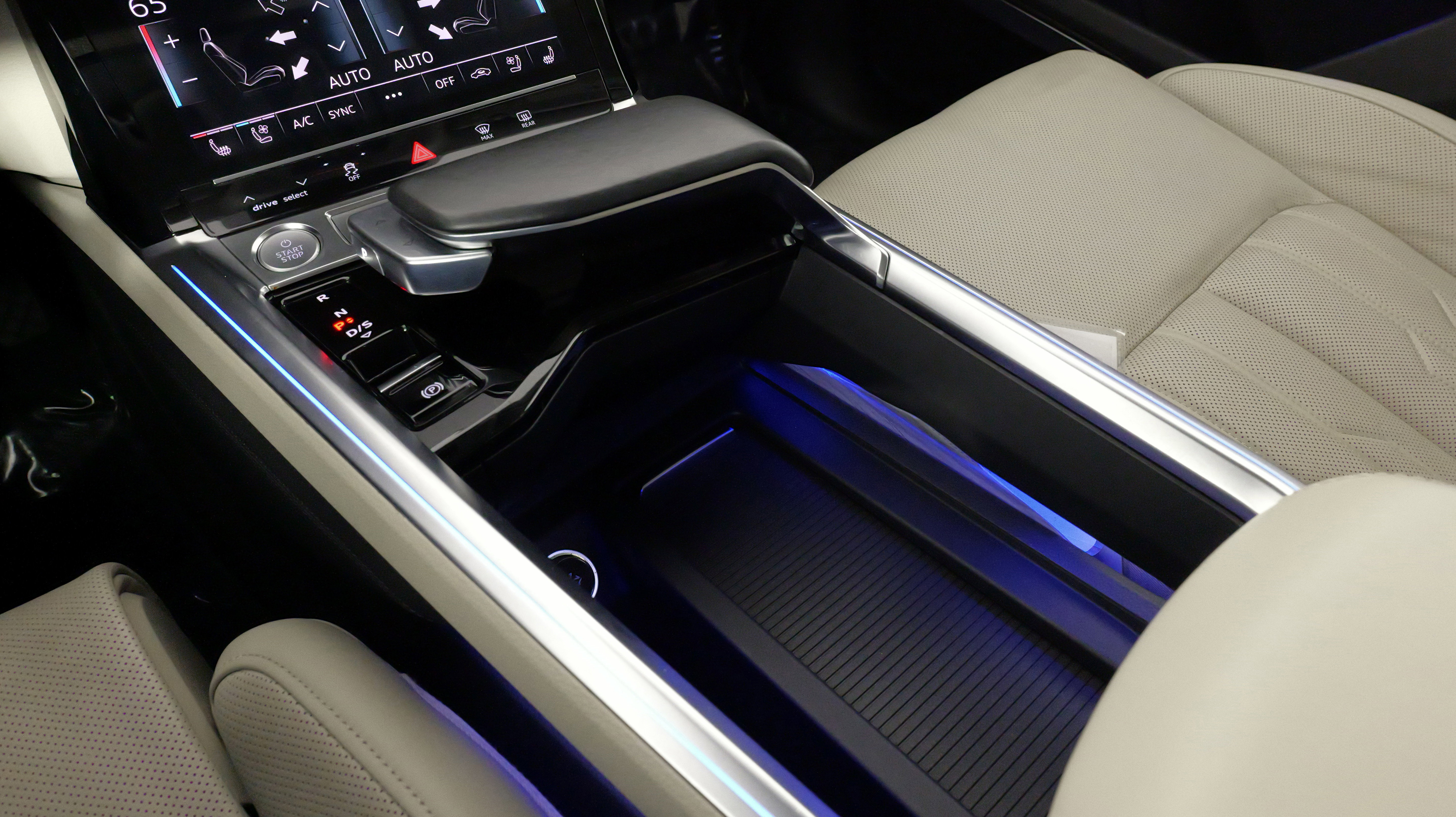 Used 2019 Audi e-tron Prestige w/ Prestige Package image 59