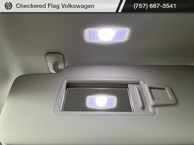 New 2025 Volkswagen Tiguan SE image 49