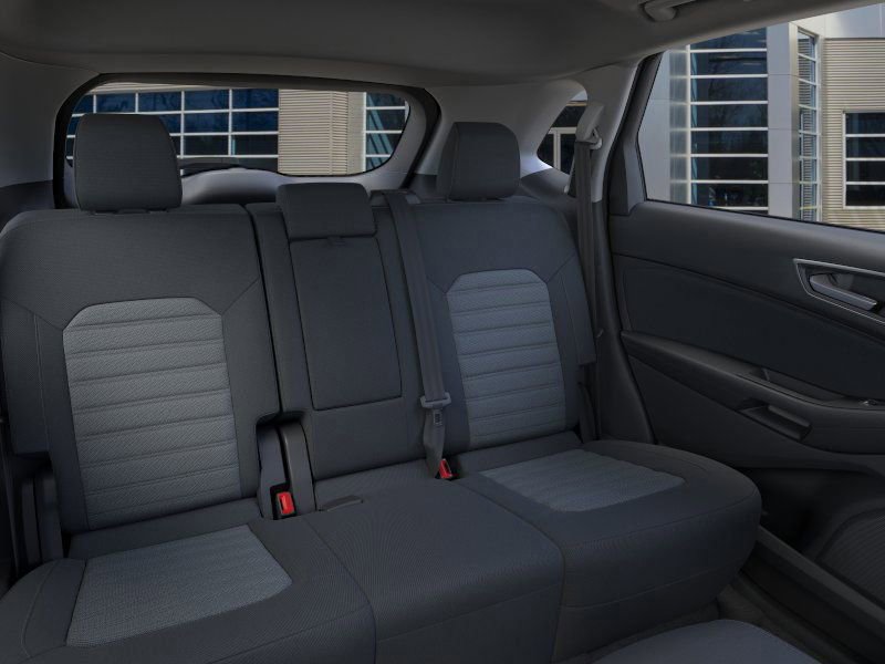 Used 2024 Ford Edge SE w/ Black Appearance Package image 11