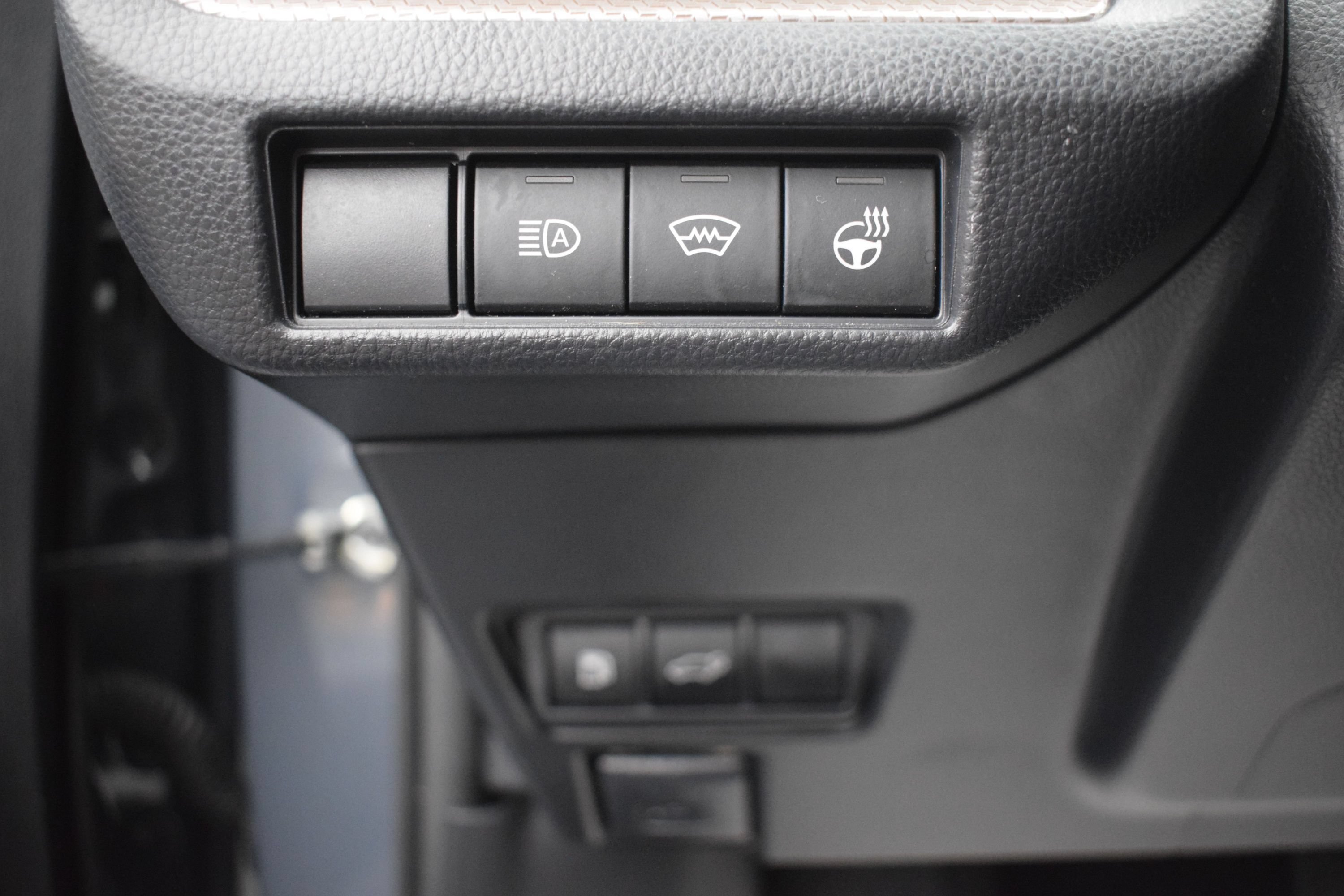Used 2023 Toyota Prius Limited AWD/4WD image 17