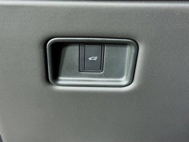 Used 2025 Land Rover Range Rover SE image 10