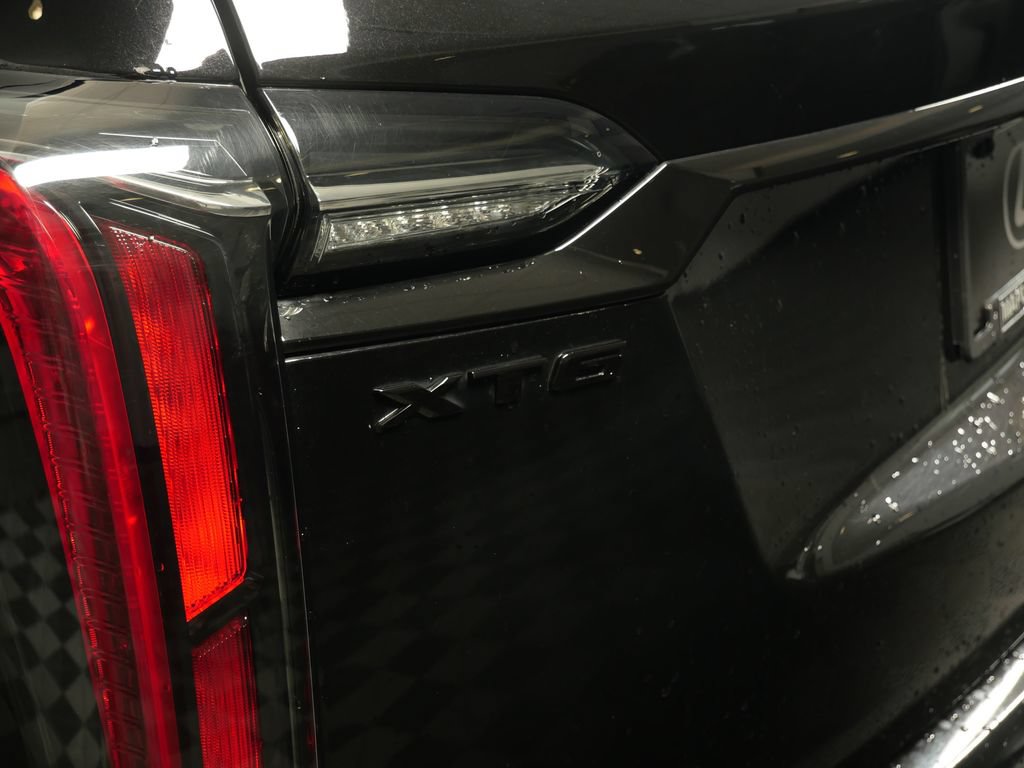 Used 2023 Cadillac XT6 Sport w/ LPO, ONYX Package AWD/4WD image 9