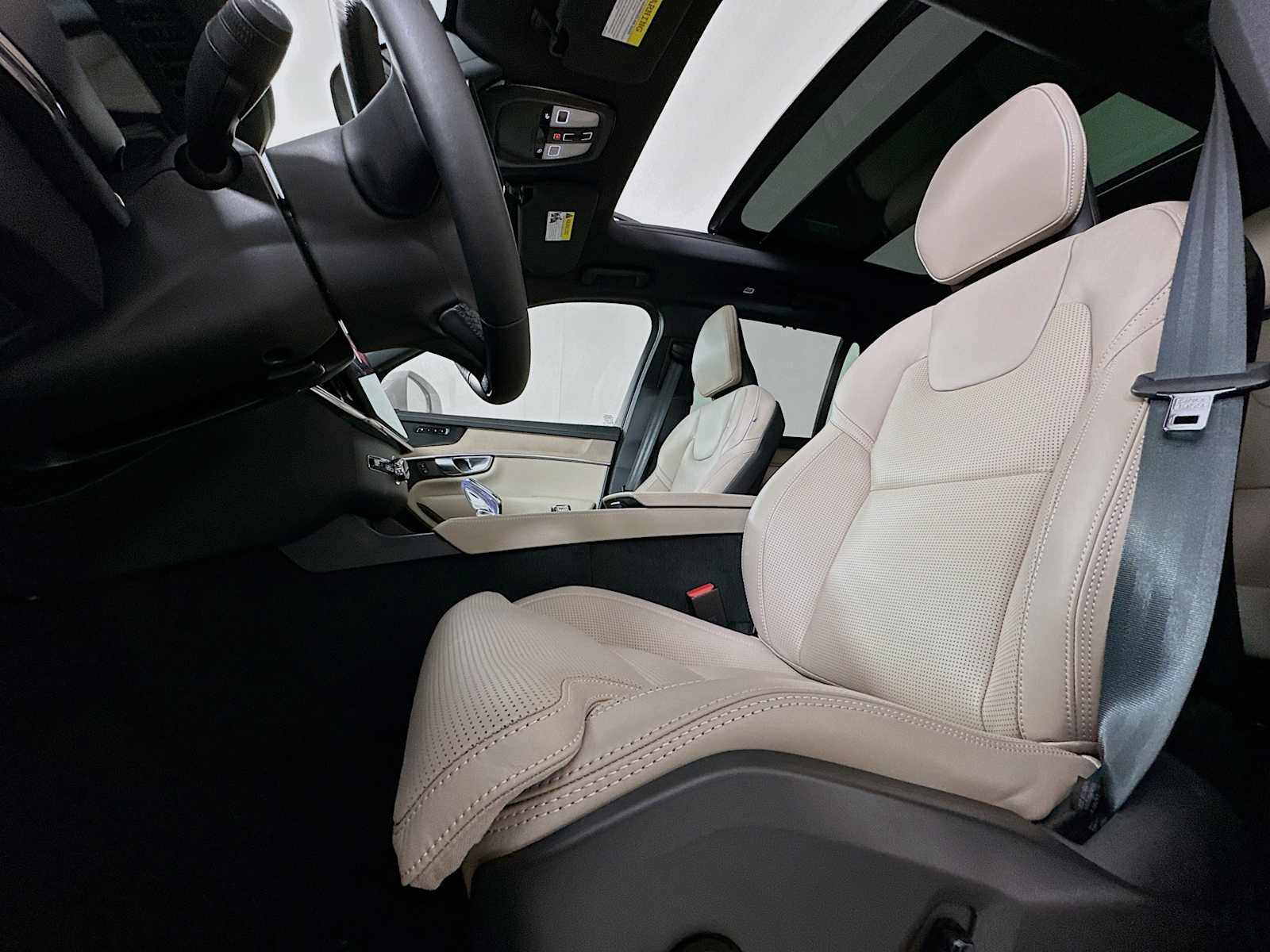 New 2026 Volvo XC90 T8 Ultra w/ Protection Package AWD/4WD image 18
