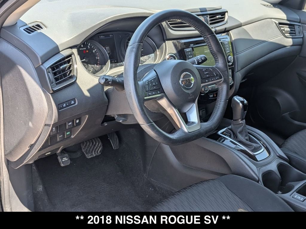 Used 2018 Nissan Rogue SV FWD image 2