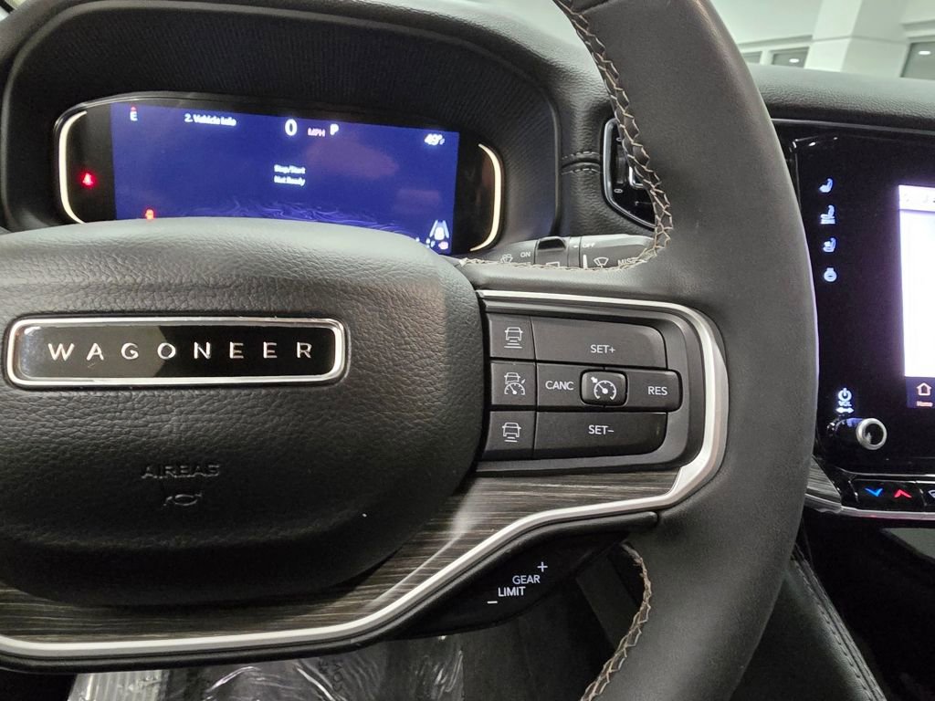 Used 2023 Jeep Wagoneer L Series III w/ Preferred Equipment Group image 21